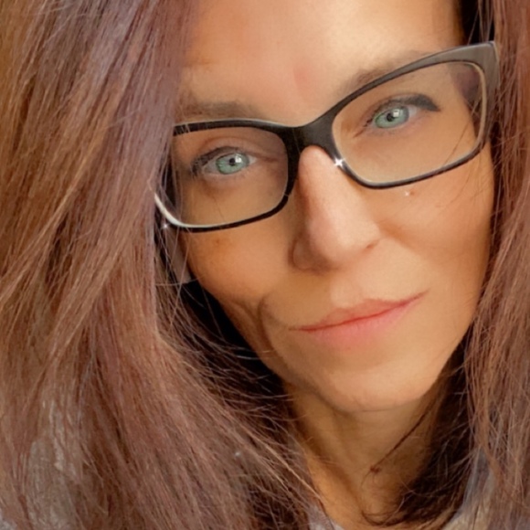 Meet your Posher, Theresa - Picture 1 of 1